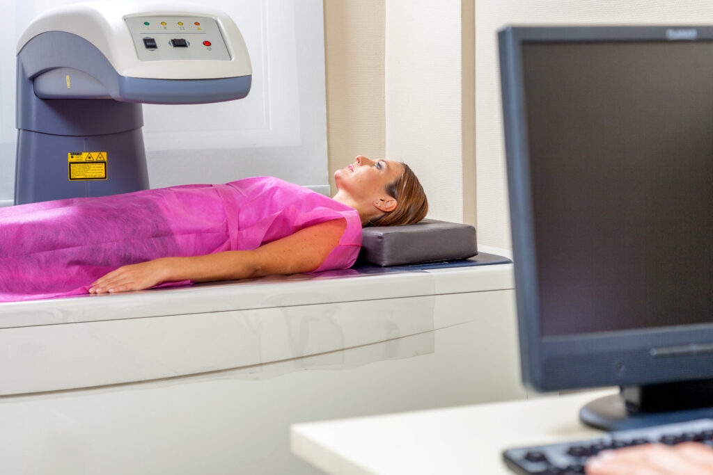 Vzdělávací kurz - příprava osoby zajišťující radiační ochranu registranta na pracovištích s rentgenovým kostním denzitometrem